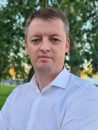 Антон Лазарев
